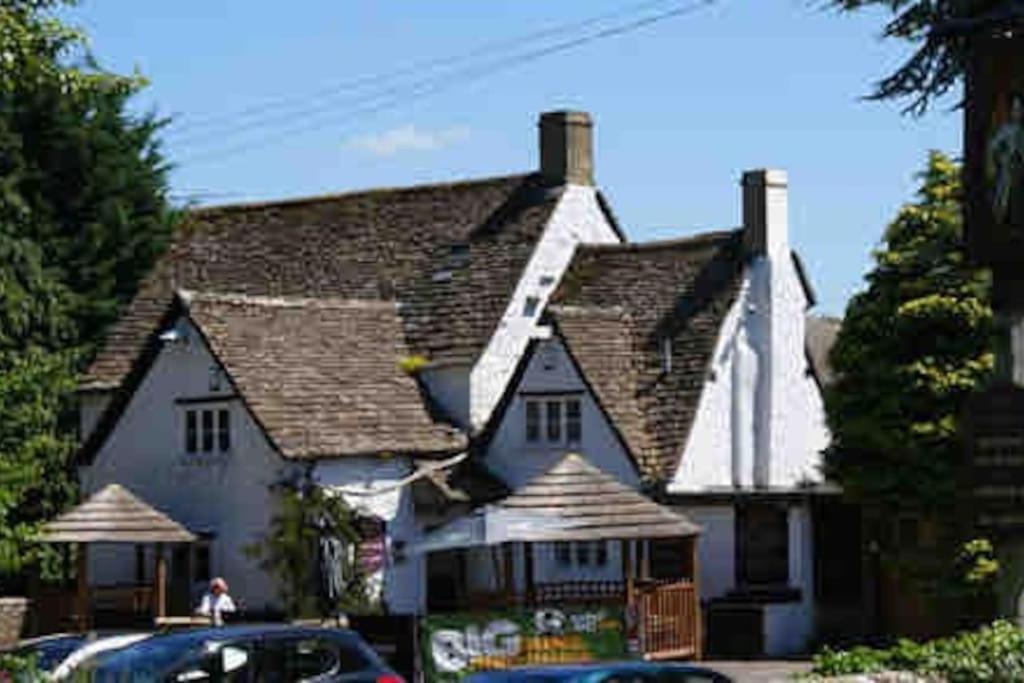 The Loft @ The Old George Inn South Cerney Exterior photo